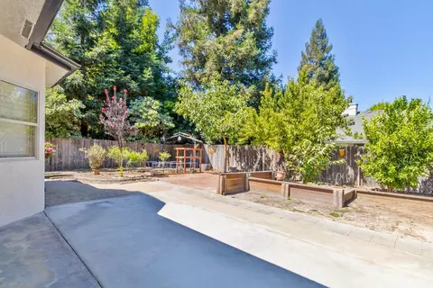Exterior - 467 S Maple Dr, Reedley, CA 93654 photo 6 of 15
