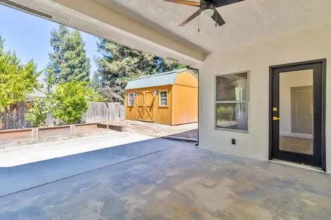 Exterior - 467 S Maple Dr, Reedley, CA 93654 photo 4 of 15