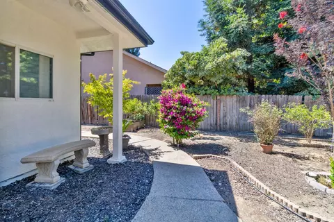 Exterior - 467 S Maple Dr, Reedley, CA 93654 photo 8 of 15