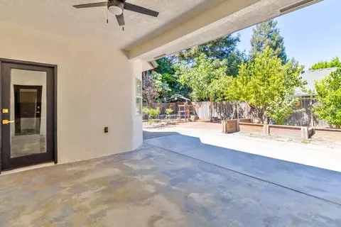Exterior - 467 S Maple Dr, Reedley, CA 93654 photo 5 of 15