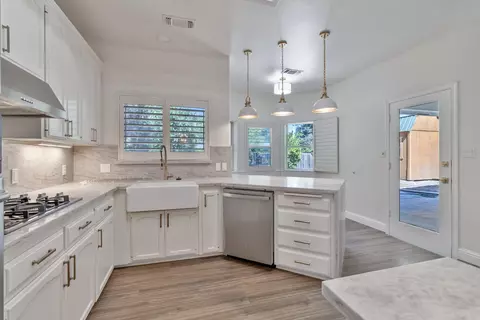Kitchen - 467 S Maple Dr, Reedley, CA 93654 photo 2 of 6