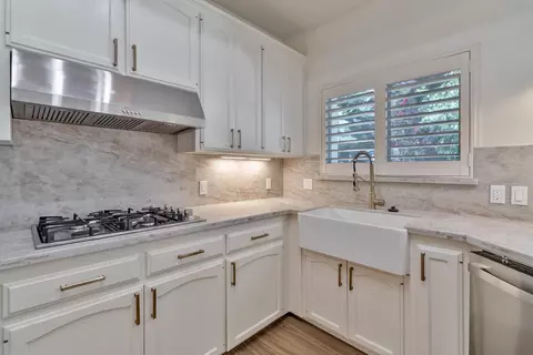 Kitchen - 467 S Maple Dr, Reedley, CA 93654 photo 6 of 6