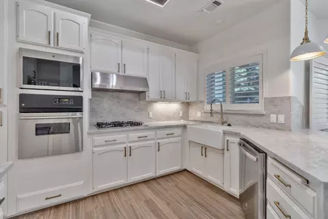 Kitchen - 467 S Maple Dr, Reedley, CA 93654 photo 4 of 6