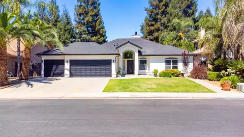 Exterior - 467 S Maple Dr, Reedley, CA 93654 photo 2 of 15