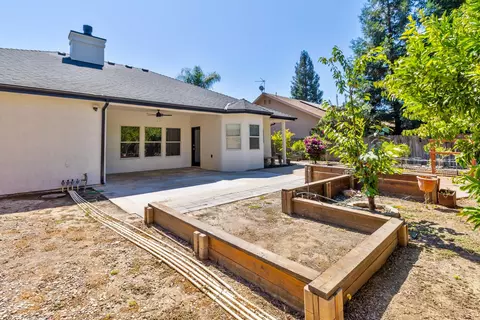 Exterior - 467 S Maple Dr, Reedley, CA 93654 photo 14 of 15