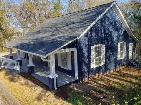 16 Lower St, Valley, AL 36854 photo 3