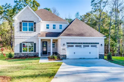 1610 Whiskey Run Dr, Auburn, AL 36830