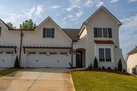917 Clubview Ct, Auburn, AL 36830