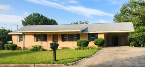 802 N Marable Dr, Tuskegee, AL 36083