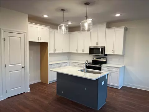 296 E Longleaf Dr, Auburn, AL 36832 photo 2