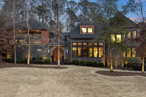 1912 Fairway Dr, Auburn, AL 36830