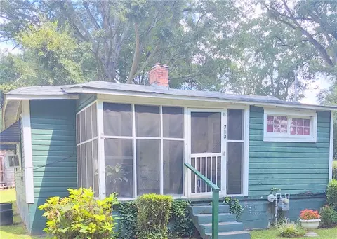 713 Martin Luther King Dr, La Fayette, AL 36862