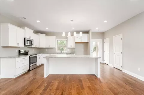 3260 Academy Dr #104, Opelika, AL 36801