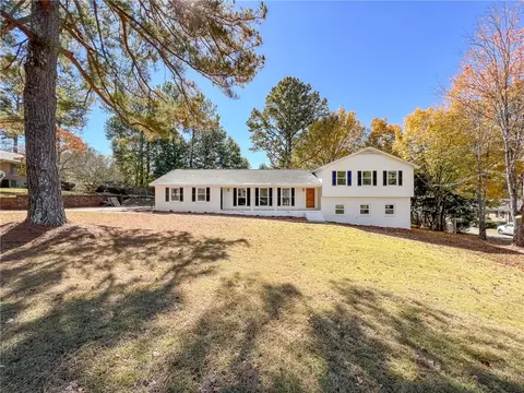1803 N 2nd Ct, Lanett, AL 36863