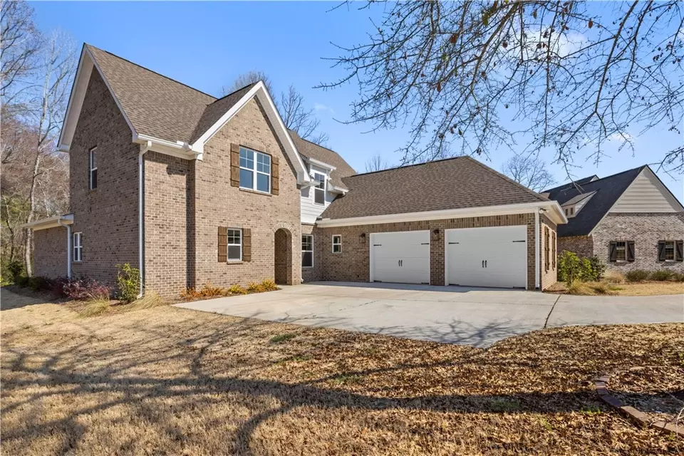 Exterior - 2348 Annandale Ln, Auburn, AL 36830 photo 2 of 5