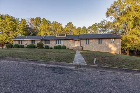 1007 Bluewater Ct, Tuskegee, AL 36083 photo 1