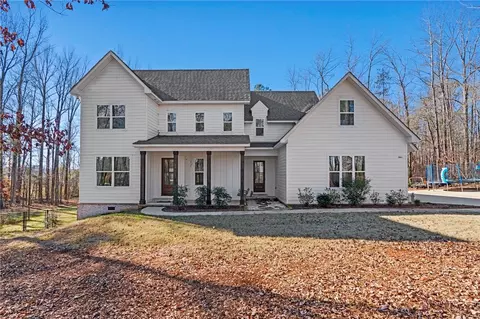 2601 W Farmville Rd, Auburn, AL 36879