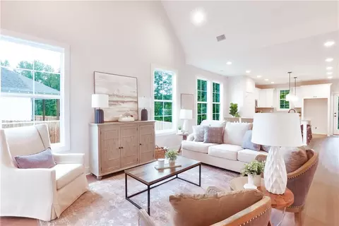 561 Cedarbrook Dr, Auburn, AL 36830
