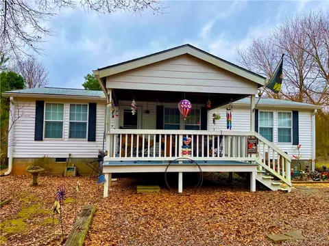 133 Roxanna Rd, Notasulga, AL 36866