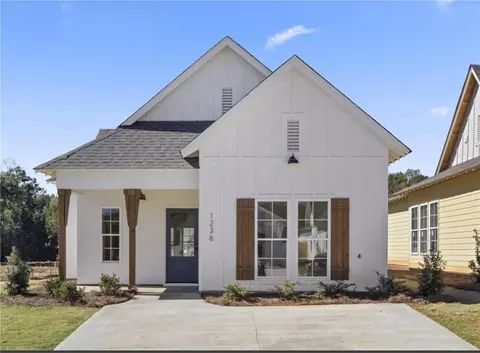728 Village Dr, Opelika, AL 36801