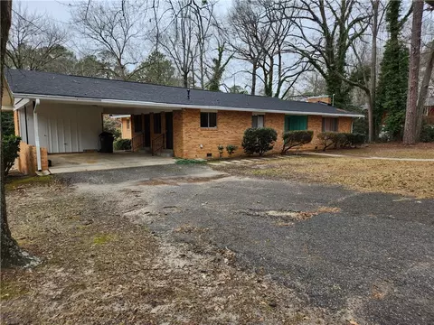 706 Patterson St, Tuskegee, AL 36088