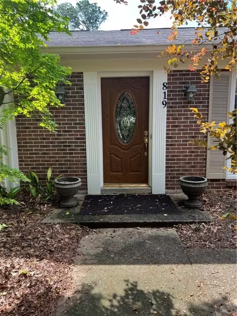 819 E University Dr, Auburn, AL 36830