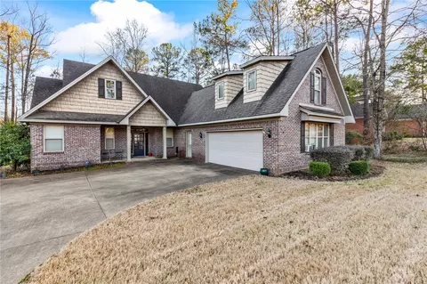 329 Saint James Dr, Auburn, AL 36830