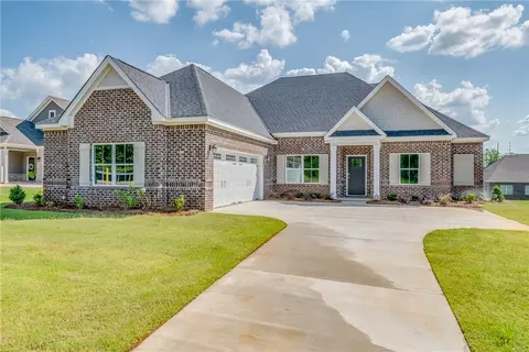 1956 Hidden Lakes Dr, Opelika, AL 36801