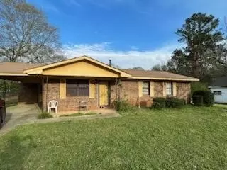 2419 17th Ave SW, Lanett, AL 36863