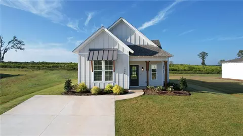 1004 Crossing Ct E, Valley, AL 36854 photo 8
