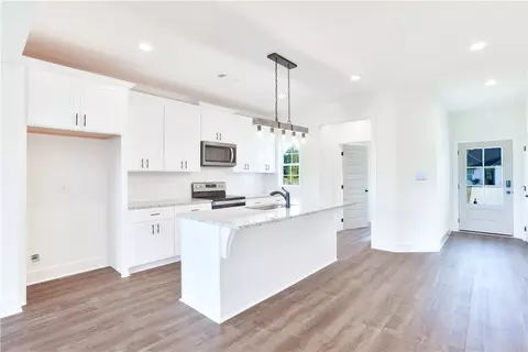 1004 Crossing Ct E, Valley, AL 36854 photo 9
