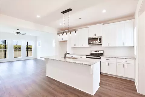 1004 Crossing Ct E, Valley, AL 36854