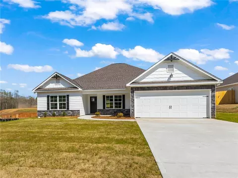 1205 Lowndes St, Opelika, AL 36801