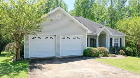 2003 Autrey St, Opelika, AL 36801