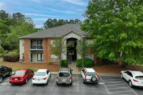 3297 S College St #B102, Auburn, AL 36830