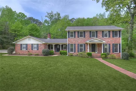 545 Cary Dr, Auburn, AL 36830