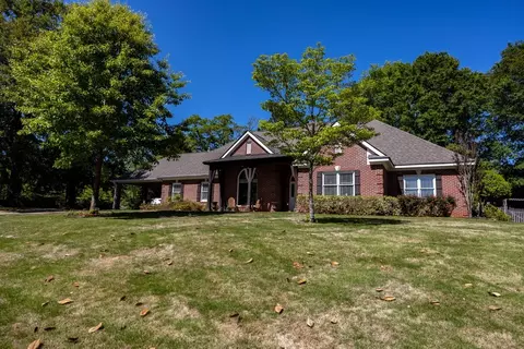901 Floral St, Opelika, AL 36801