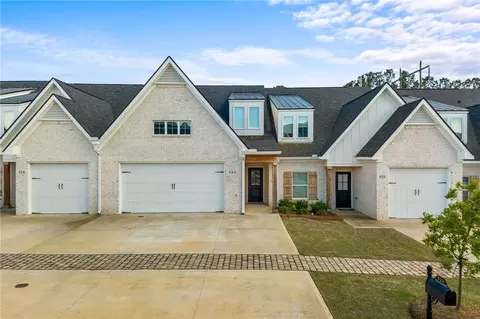 524 Cloverdale Dr, Auburn, AL 36830