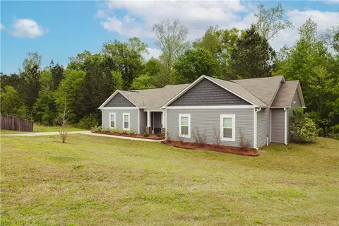 3803 Flagstone Ct, Opelika, AL 36804