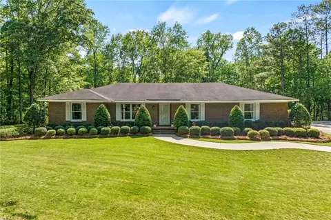 233 Willow Creek Rd, Auburn, AL 36832