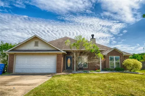33 Lee Road 2143, Phenix City, AL 36870