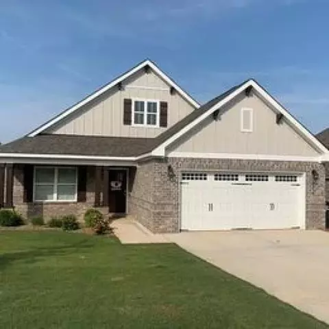 1034 Oden Ct, Opelika, AL 36801