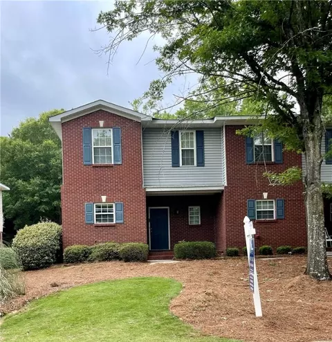 1424 S Donahue Dr #C, Auburn, AL 36830