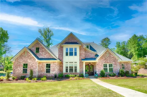 325 Hollytree Ln, Auburn, AL 36830