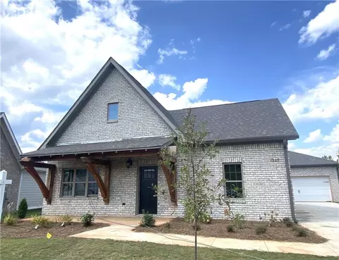 1727 Creekside Ln, Auburn, AL 36830