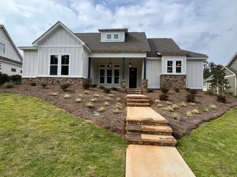3642 National Village Loop, Opelika, AL 36801