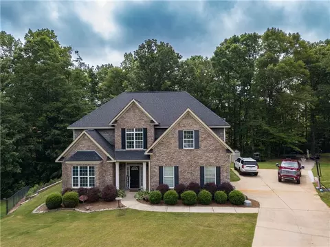 1703 Southlake Dr, Opelika, AL 36804