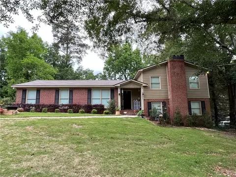 1805 Carriage Dr, Phenix City, AL 36867
