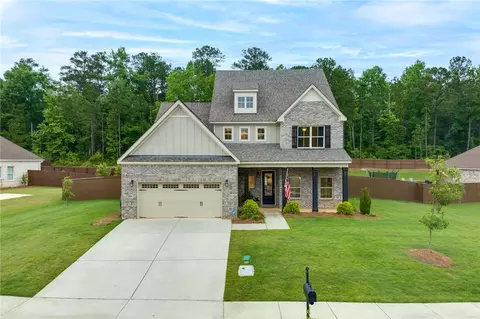 1755 Cannongate Dr, Opelika, AL 36801