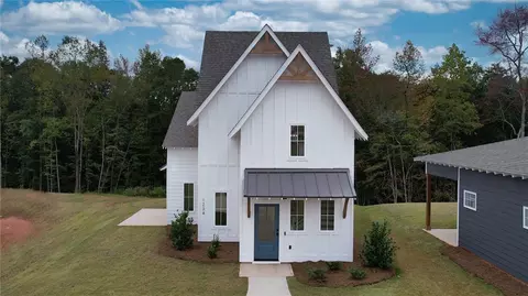 1234 Woodland Cir, Opelika, AL 36801